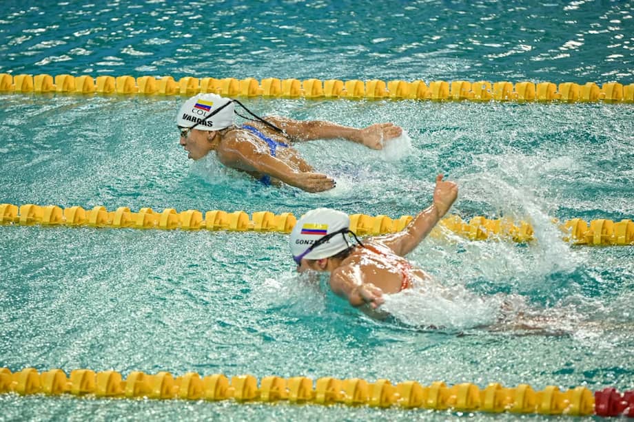 Con apenas 19 años, la paratleta ya compitió en dos Juegos Paralímpicos, fue campeona del mundo y vivió el peso de unas expectativas que casi la alejan de la natación.