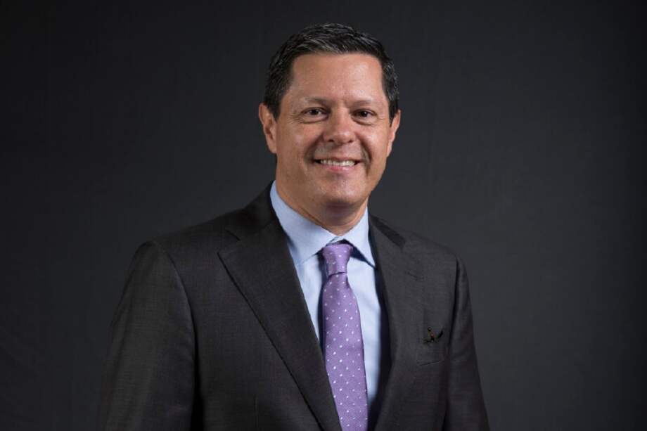 Según Juan Roberto Vargas, el hecho de que los medios digitales o “Noticias Caracol Ahora” se haga basado en el ahora y se pueda consumir en el celular no implica que no sean rigurosos. / Cromos