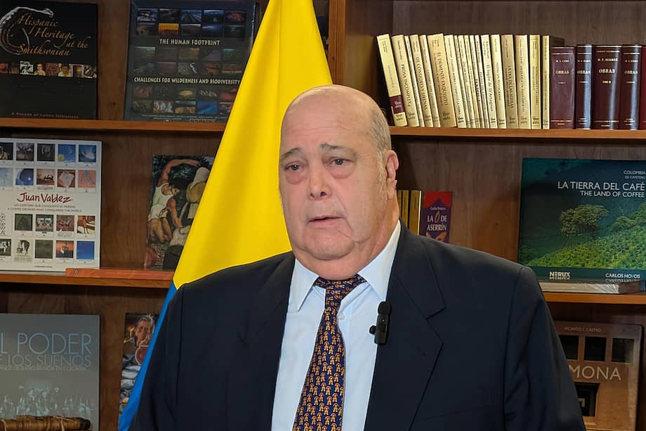 El embajador de Colombia en Estados Unidos, Daniel García-Peña, hablando durante una rueda de prensa en Washington (Estados Unidos).