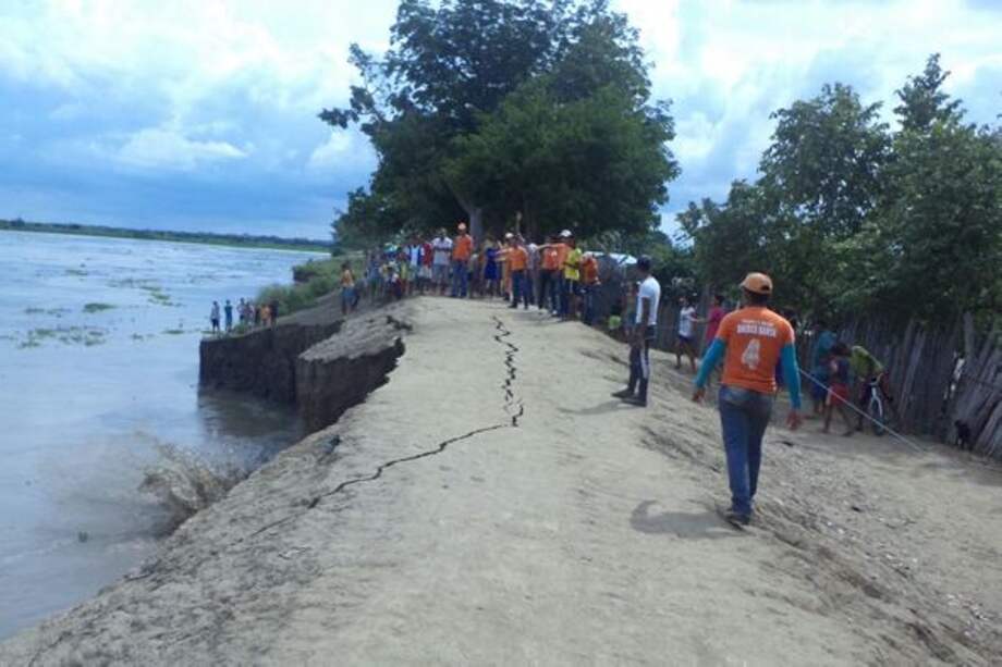 Erosión en Tacamocho amenaza las viviendas de 700 familias.