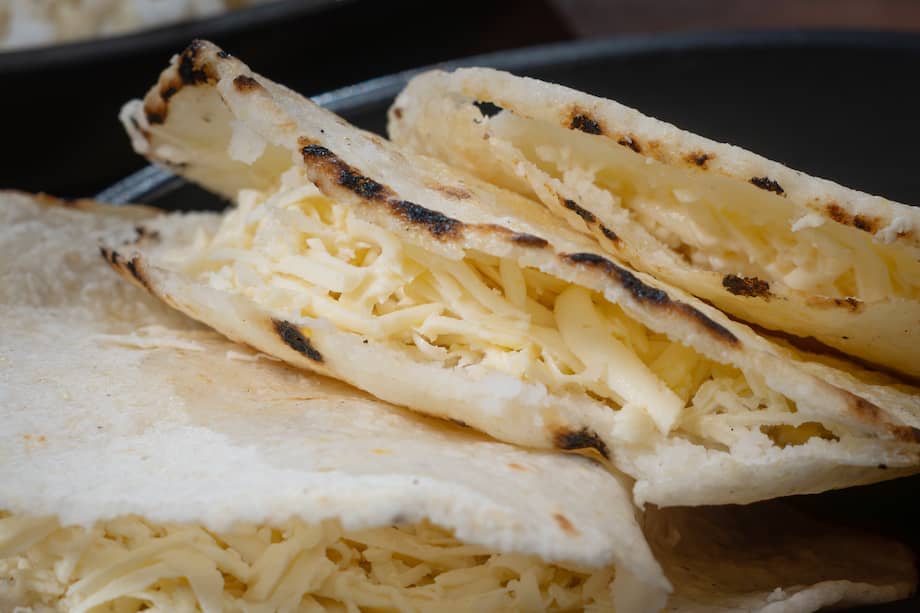 La arepa ocañera es originaria de Norte de Santander en Colombia y tiene muchas variaciones. Esta es la versión tradicional.