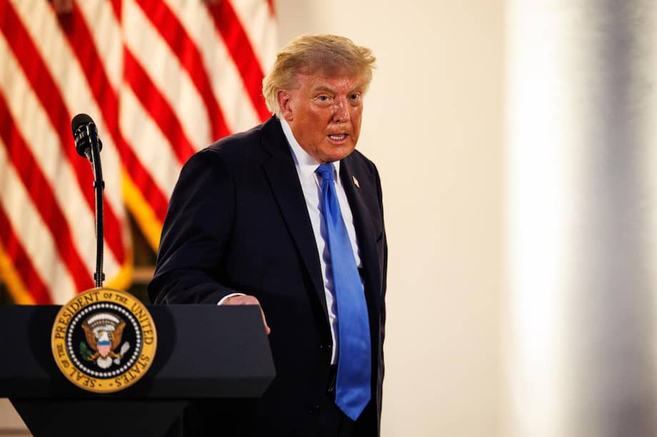 Los esfuerzos del presidente de Estados Unidos, Donald Trump, por restringir la ciudadanía por nacimiento forman parte de su campaña más amplia para limitar la inmigración, que incluye la expulsión de millones de migrantes indocumentados y la eliminación de las protecciones contra la deportación para los nacionales de más de una docena de países.