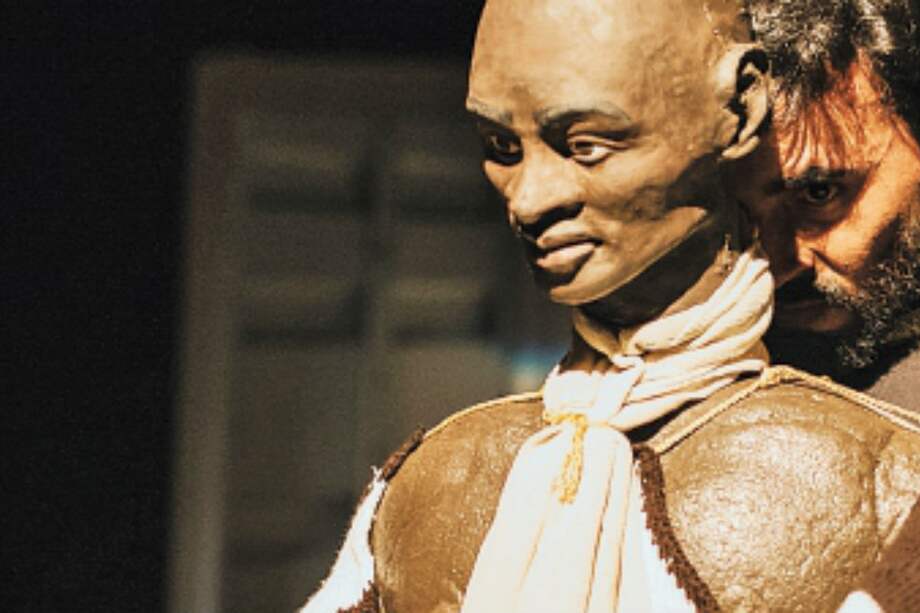 Muñecos y actores dan vida a más de quince personajes de diversas nacionalidades. / Juan Diego Johns