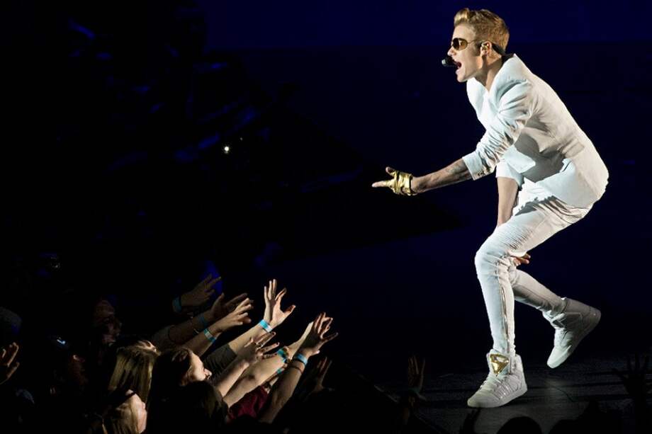 Justin Bieber en el concierto que ofreció en el O2 Arena de Londres.
