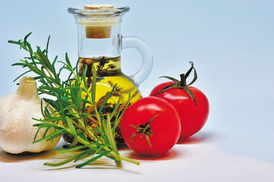 Elimina las manchas de aceite de tu ropa con estos trucos