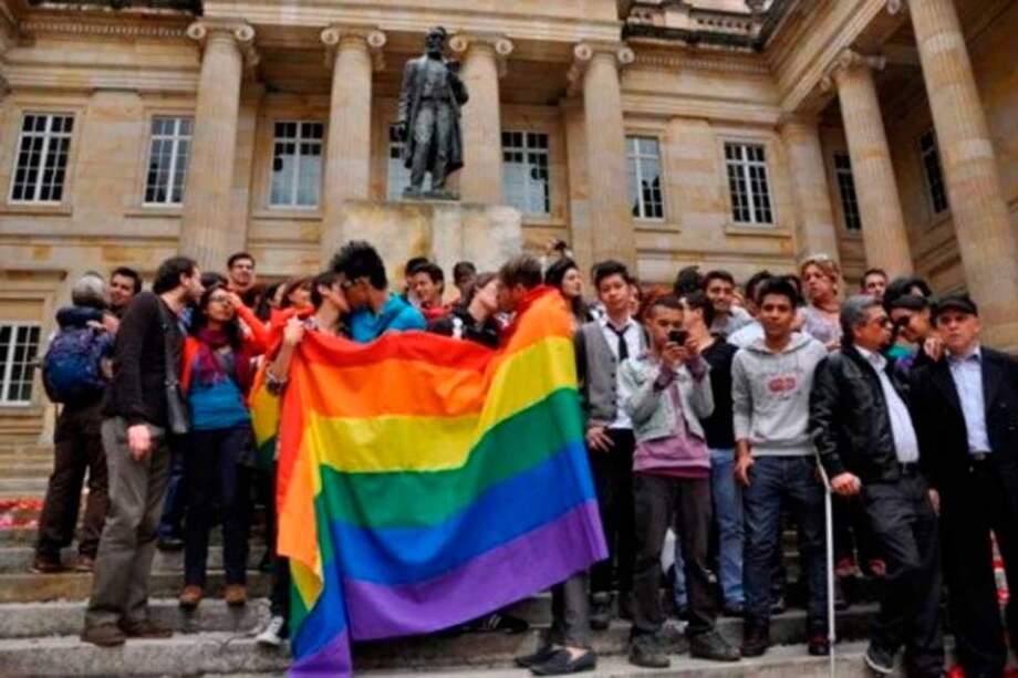 Desde Concejo de Bogotá piden a notarios no casar a homosexuales