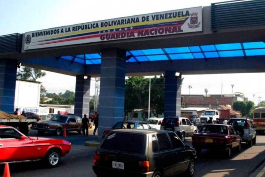 Colombia y Venezuela firman acuerdo para libre transporte de carga y pasajeros