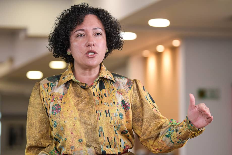 Isabel Zuleta es la jefa del espacio sociojurídico con las bandas de Medellín y Valle de Aburrá.