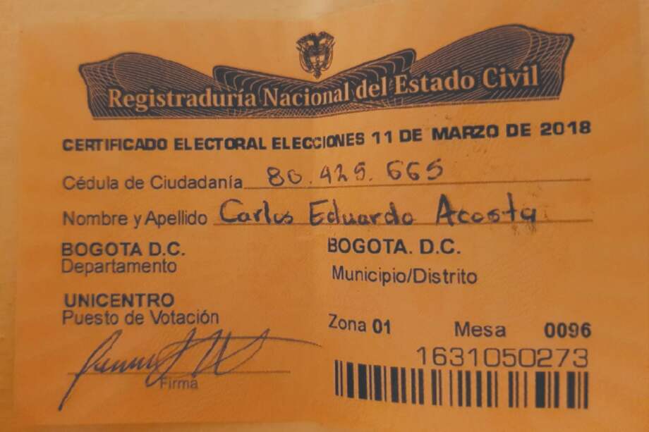 Acosta votó en la mesa 96 de Unicentro por Colombia Justa-Libres, del que salió elegido representante a la Cámara, y el voto no aparece en el formulario.