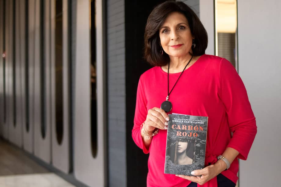 La autora mexicana Monica Castellanos contó detalles de la historia real detrás de Carbón Rojo, su última novela.