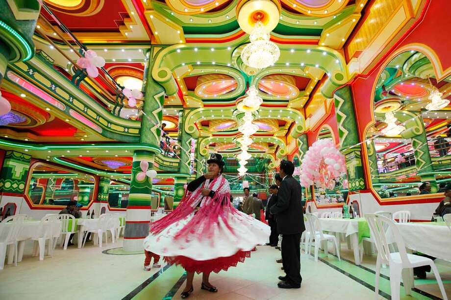 Más de 120 mansiones construidas con el estilo “neoandino” han surgido en Bolivia. / AP