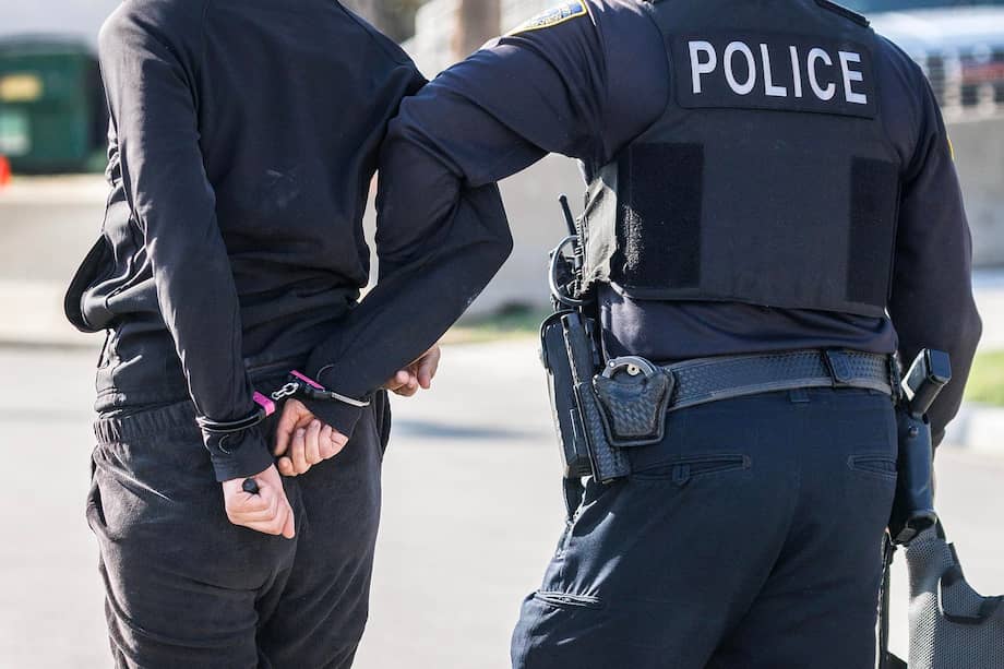 Foto de referencia. Reportera de Nashville detenido por agentes de ICE afuera de un gimnasio.