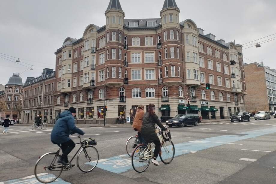 La bicicleta es el principal medio de transporte en Copenhague.