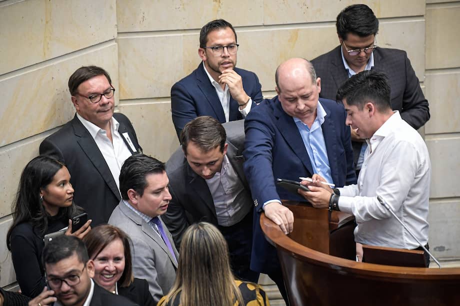 Debate del acto legislativo que aumenta las transferencias al Sistema General de Participaciones en la plenaria del Senado.