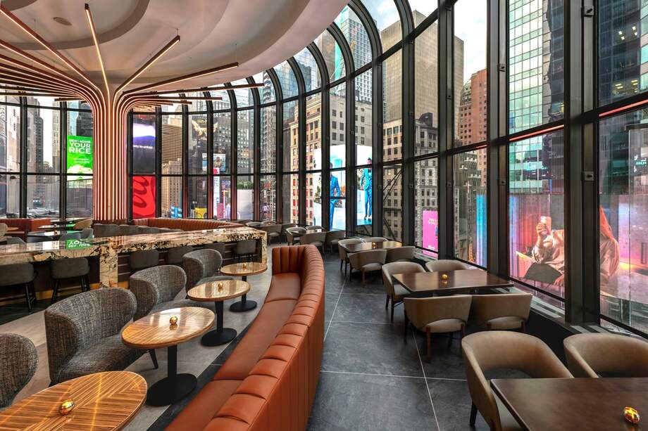 El lounge del hotel New York Marriott Marquis.