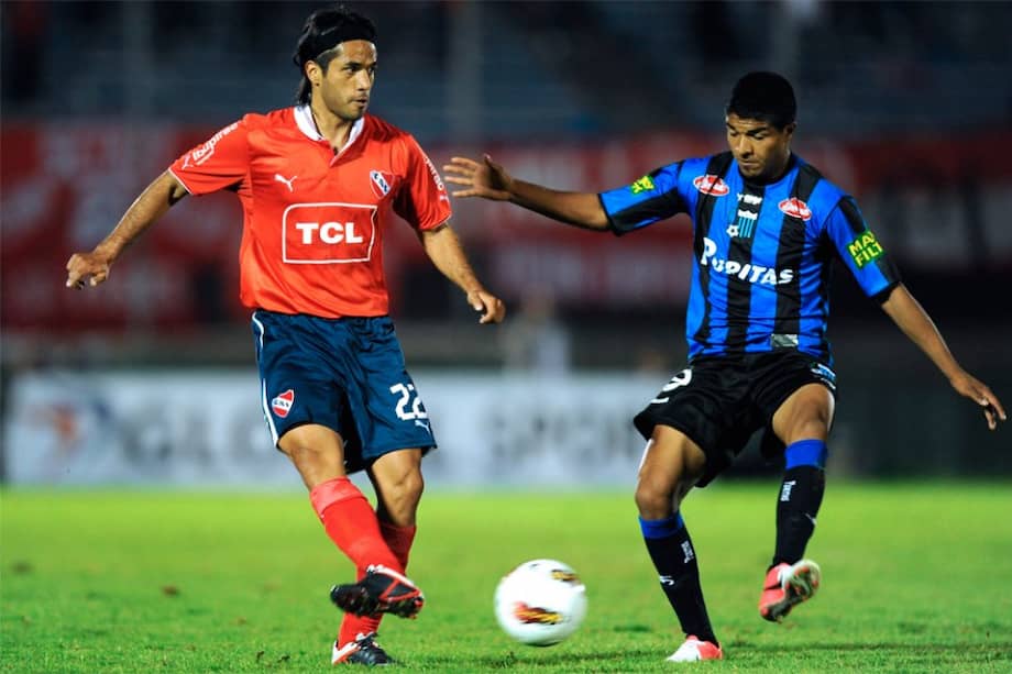 Fabián Vargas jugó los 90 minutos en la clasificación de Independiente / AFP