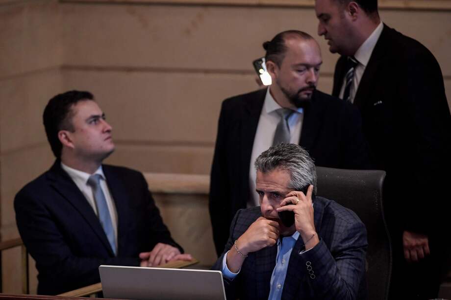 El ministro del Interior, Fernando Velasco, en el debate de la reforma a la salud.