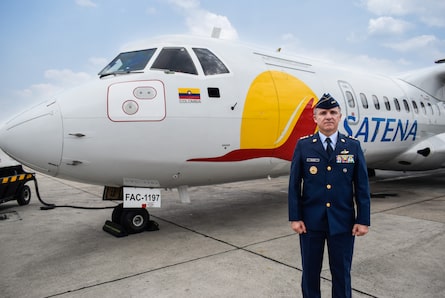 El general que dirigió Satena los cuatro años de Petro: ¿cómo está la aerolínea estatal?