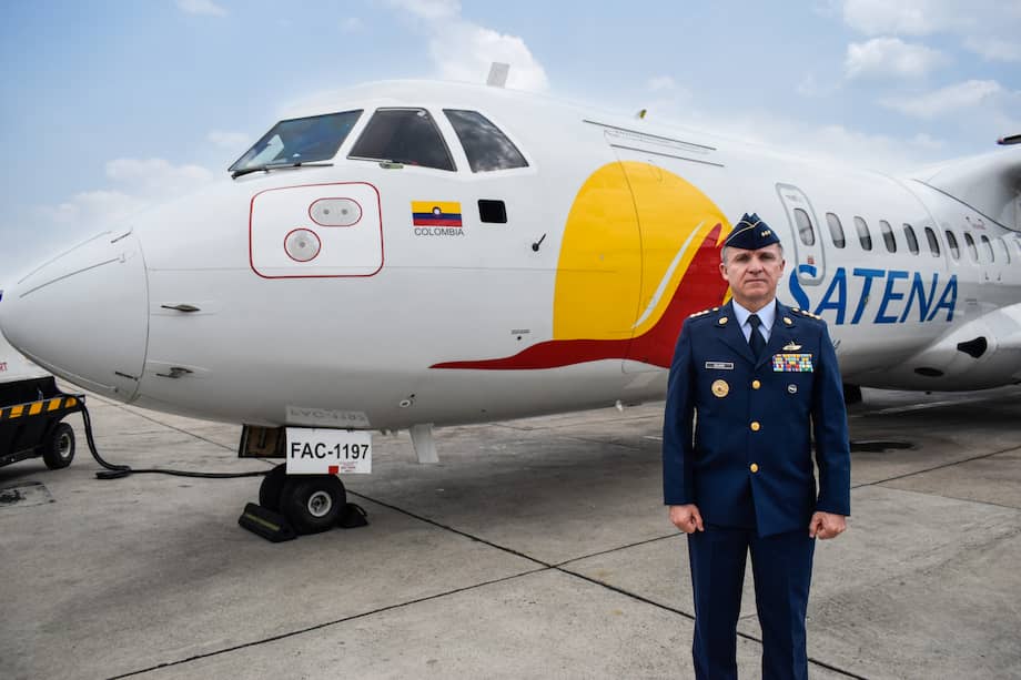General Óscar Zuluaga, presidente de Satena.