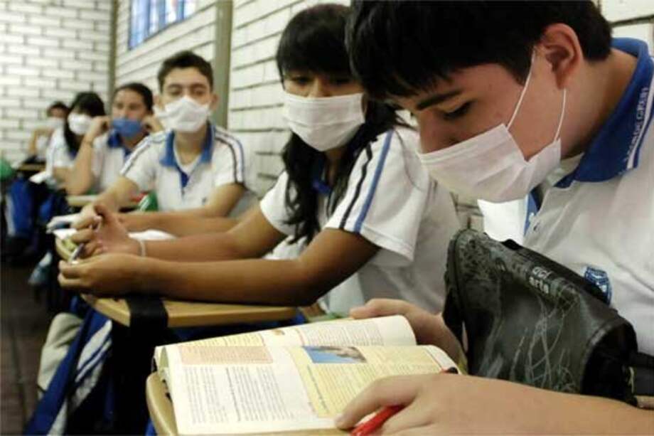 La AH1N1 golpea principalmente a los niños y a los adultos mayores. /EFE.