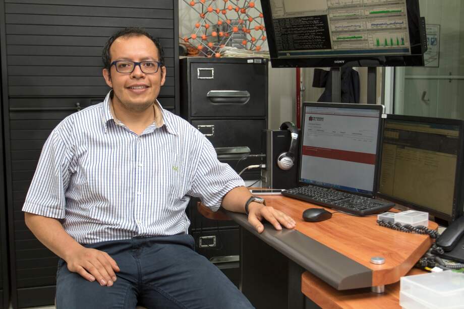 Carlos Pinilla, doctor en física y geociencia.