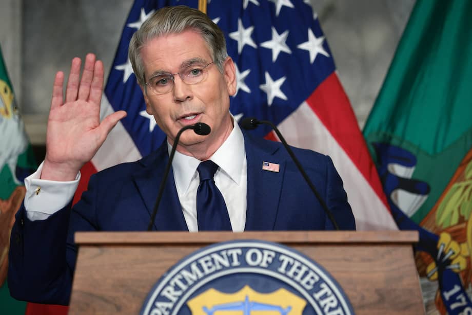 El secretario del Tesoro de EE. UU., Scott Bessent, tras anunciar nuevas sanciones contra Irán, calificadas como un “Día D económico”, en Washington.