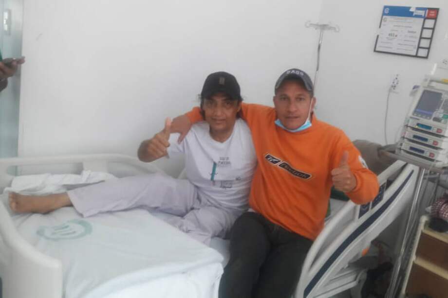 El ex arquero Asdrúbal Martínez con el periodista Gabriel Barrera. / Cortesía