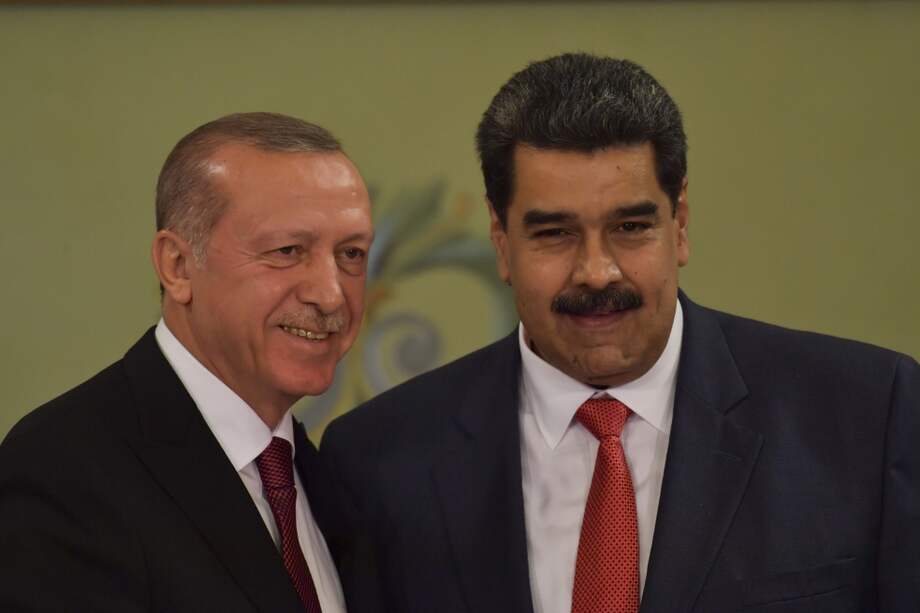 Nicolás Maduro junto al mandatario turco, Recep Tayyip Erdogan. / AFP