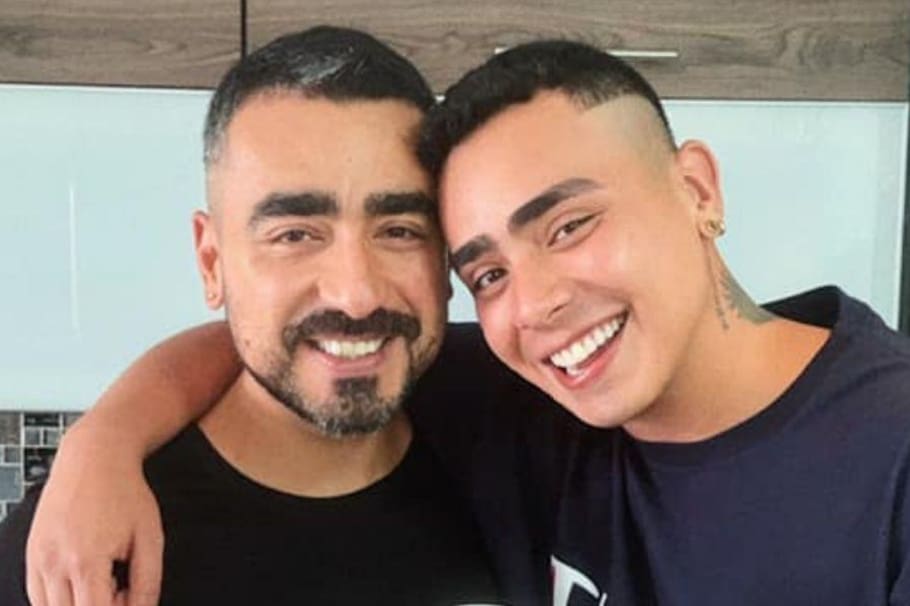 Felipe Saruma, influenciador colombiano, junto a su papá.