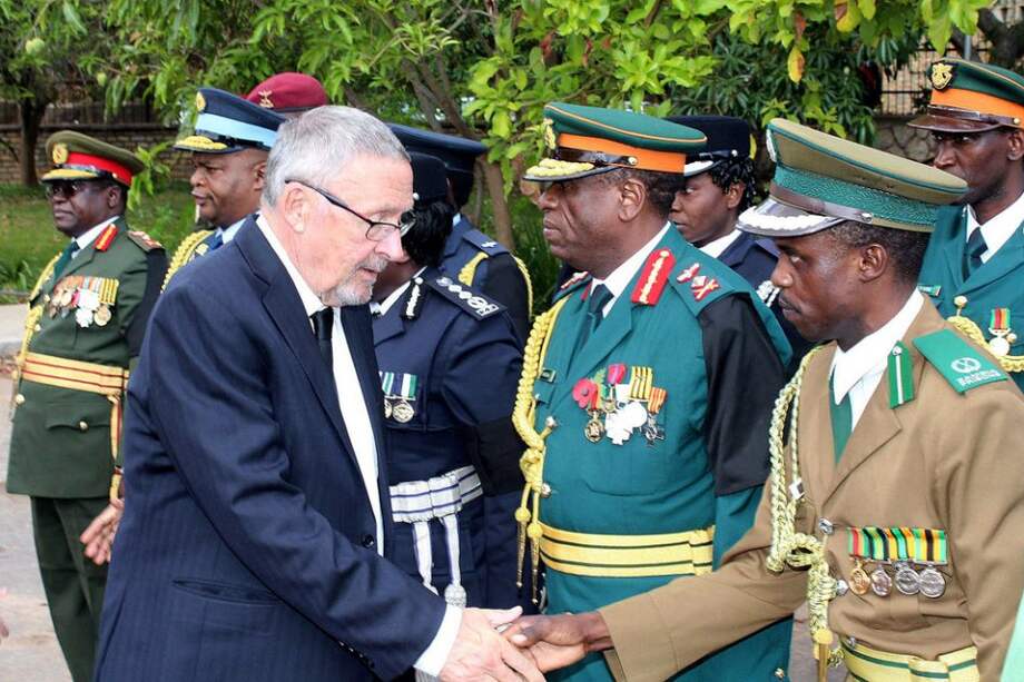 Guy Scott, el primer presidente blanco democrático de la historia de África