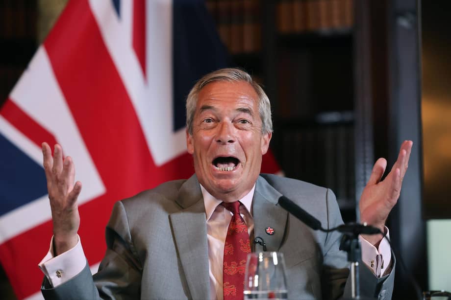 El líder de Reform UK, Nigel Farage, habla durante una rueda de prensa en Londres, Reino Unido.