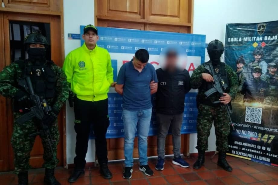 Se trata de los mayores Juan Camilo Lasso Leyton, David Leandro Hernández Ramírez y Daniel Camilo Rodríguez Guerrero; los sargentos Gilberto Valencia Vargas, Jair Alberto Polo Pedraza, Richard Josué Rodríguez Pontón, Luis Carlos Tafur Tafur y Carlos Arturo Hurtado Ayala; y el suboficial en retiro Jorge Armando Mejía Quevedo.