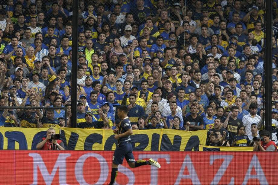 Teófilo Gutierrez es sancionado en Argentina por hacer gestos que incitan a la violencia