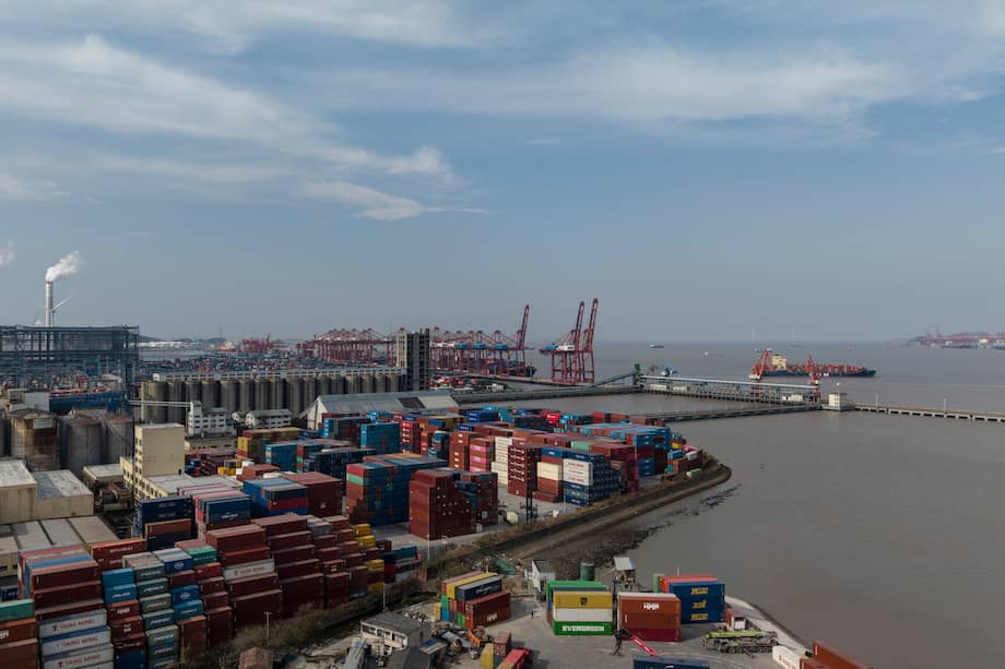 El puerto de Beilun en China. Medio Oriente adquirió aún más importancia para China tras la escalada de la rivalidad comercial de China con Estados Unidos.