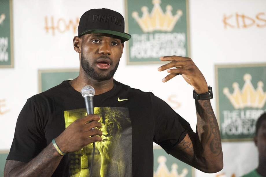 LeBron James jugará contra el Miami Heat en Río de Janeiro