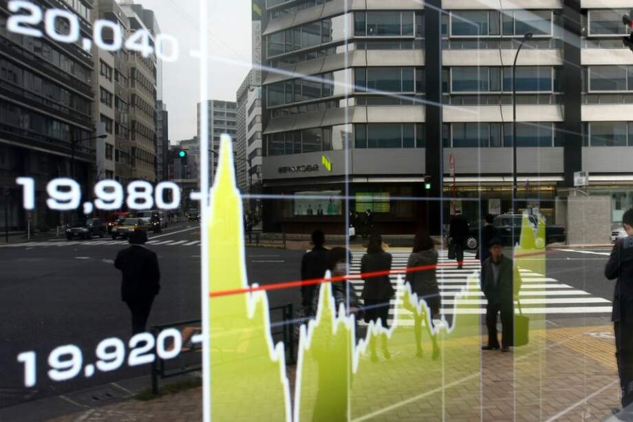 El parqué tokiota abrió con una marcada tendencia a la baja contagiado del pesimismo que imperó el viernes en Wall Street. / Bloomberg News