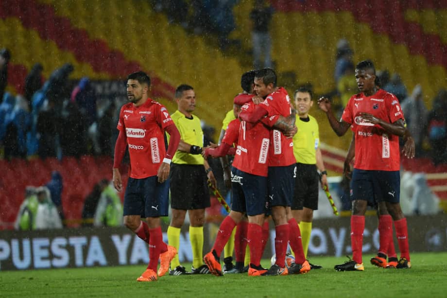 Los jugadores de Medellín celebran el gol de Germán Cano. / Cristian Garavito