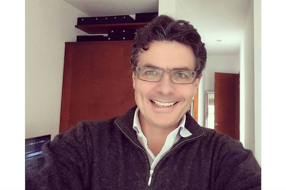 Alejandro Gaviria, exministro y nuevo rector de la Universidad de Los Andes, quien asegura que disfruta de los momentos en soledad y la poesía en esta entrevista concedida a Isabel López Giraldo. / Cortesía