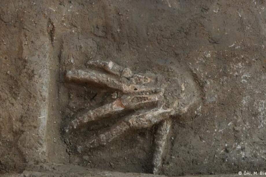 Las manos fueron enterradas mientras aún estaban intactas. /Scientific Reports