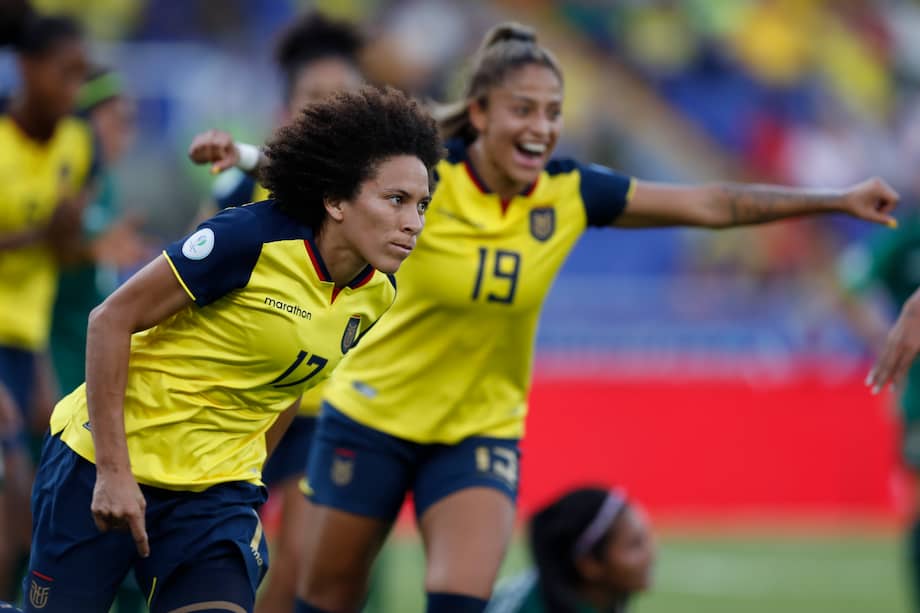 Las jugadoras de Ecuador celebran su triunfo en Cali.