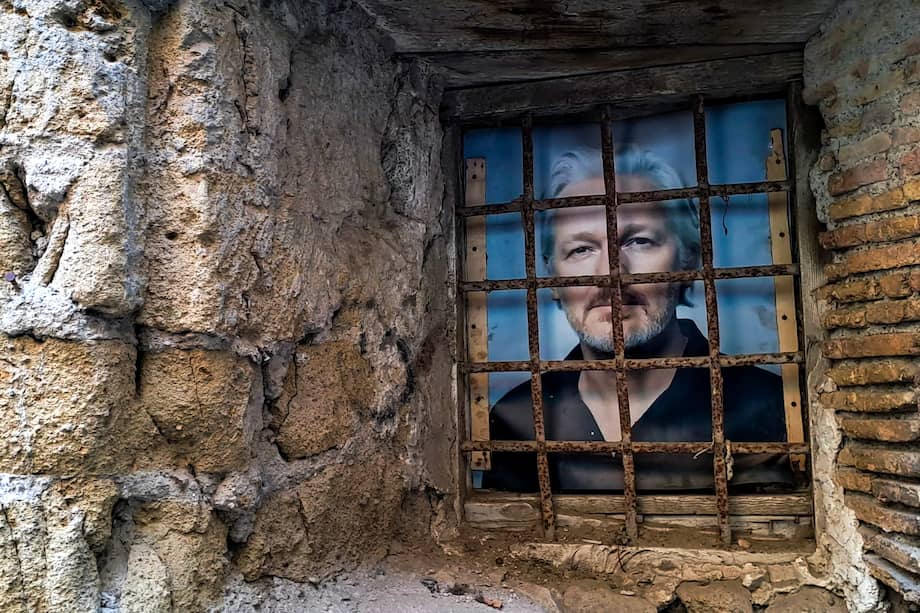 Una instalación artística creada en Italia para protestar a favor del fundador de WikiLeaks, Julian Assange.