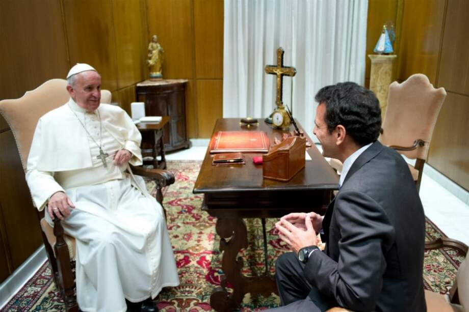 Capriles pide al papa que promueva diálogo en Venezuela