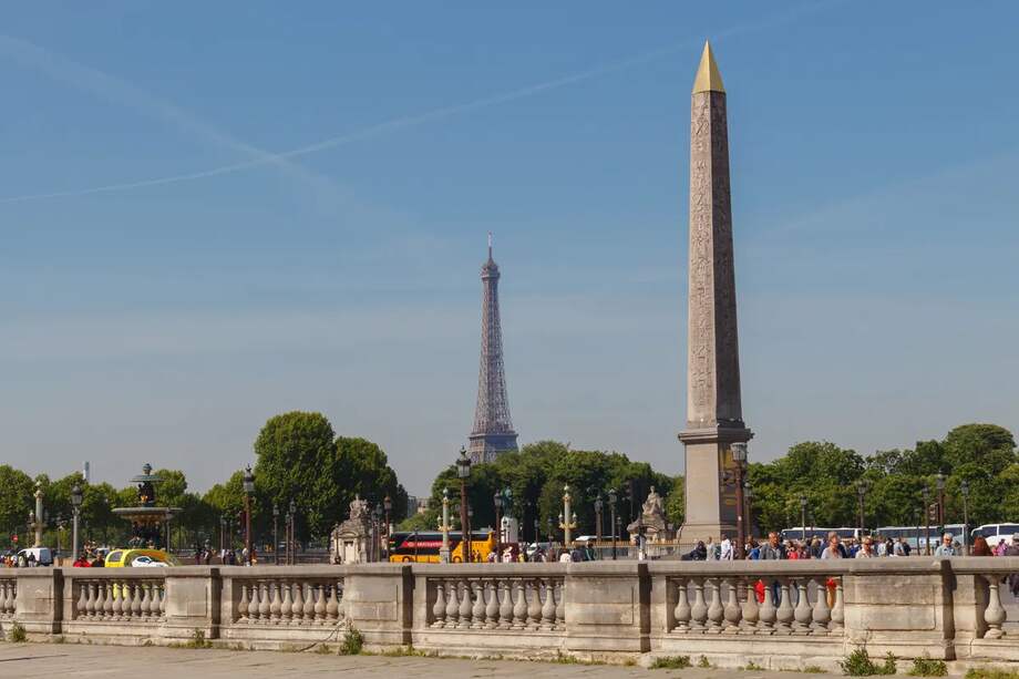 Desde hace 189 años, el Obelisco de Luxor, de 3.300 años de antigüedad proveniente de Egipto, se encuentra en la Plaza de la Concordia de París.