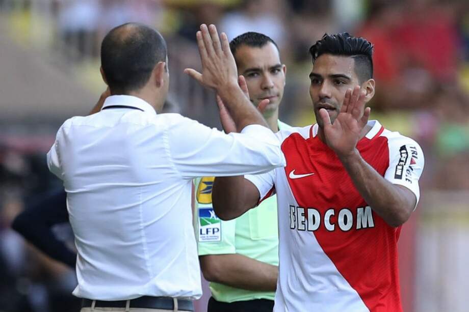 Leonardo Jardim y Falcao durante un partido del Mónaco. Foto: AFP