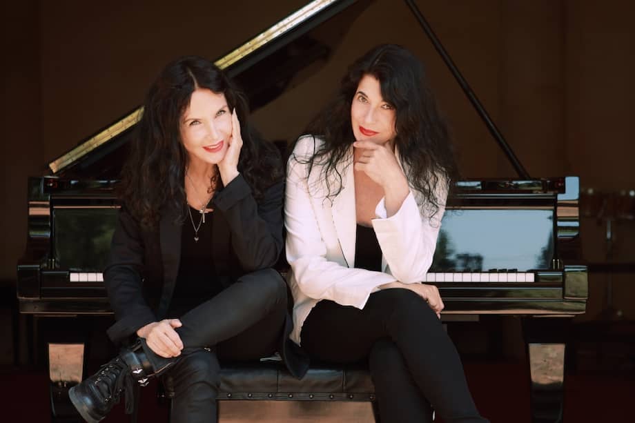 Terminaban los años 60 y las hermanas Katia y Marielle Labèque, nacidas a principios de los 50, estaban preparadas para interpretar la música de autores tan exigentes como Messiaen, Brahms y Liszt. / Cortesía