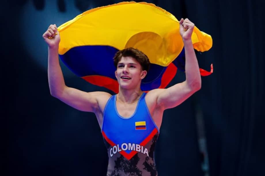 El santandereano, de 17 años, derrotó 11-0 al uzbeko Jakhongir Tulkunov en la final de los 55 kilogramos y se convirtió en el primer colombiano en conquistar un campeonato mundial masculino de lucha.