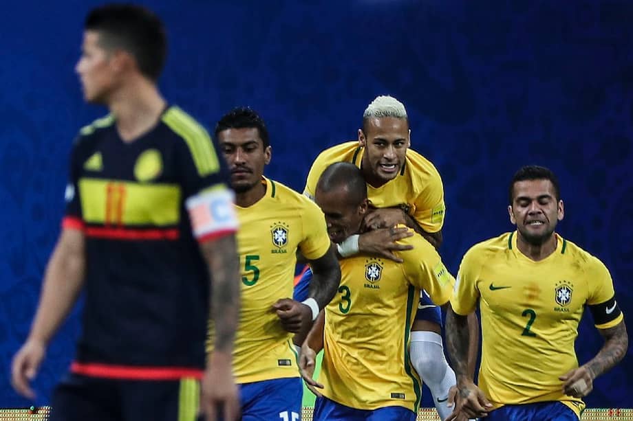 Neymar le dio el triunfo a Brasil sobre Colombia este martes en la noche, en el estadio Arena Amazonia, de Manaos. James Rodríguez tuvo un juego regular. / EFE