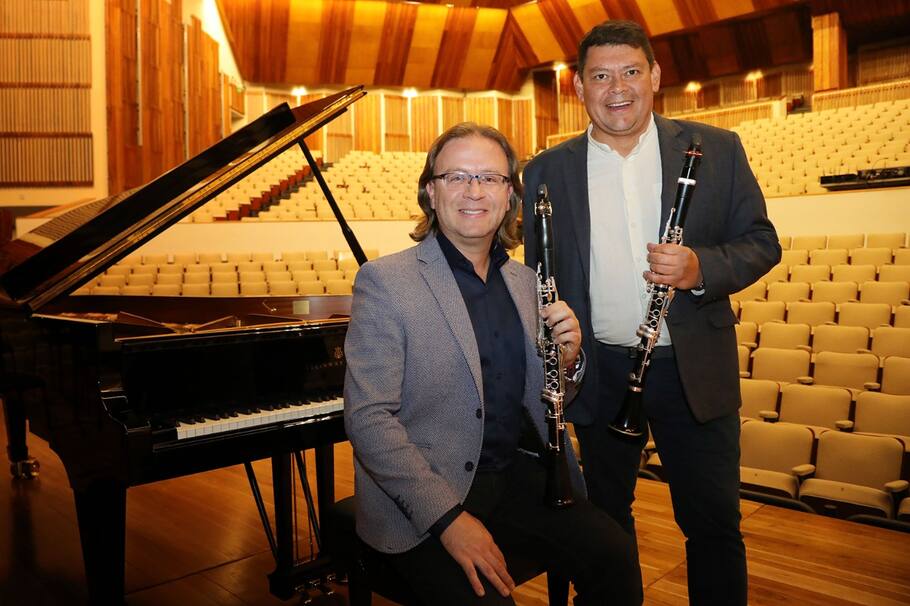 Guillermo Marín y Edwin Rodríguez, clarinetistas de la Filarmónica de Bogotá