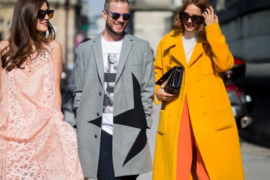 Si bien la moda permite experimentar, conocer los colores que más te favorecen puede marcar la diferencia entre un look que te hace lucir fresco y otro que añade años a tu apariencia.