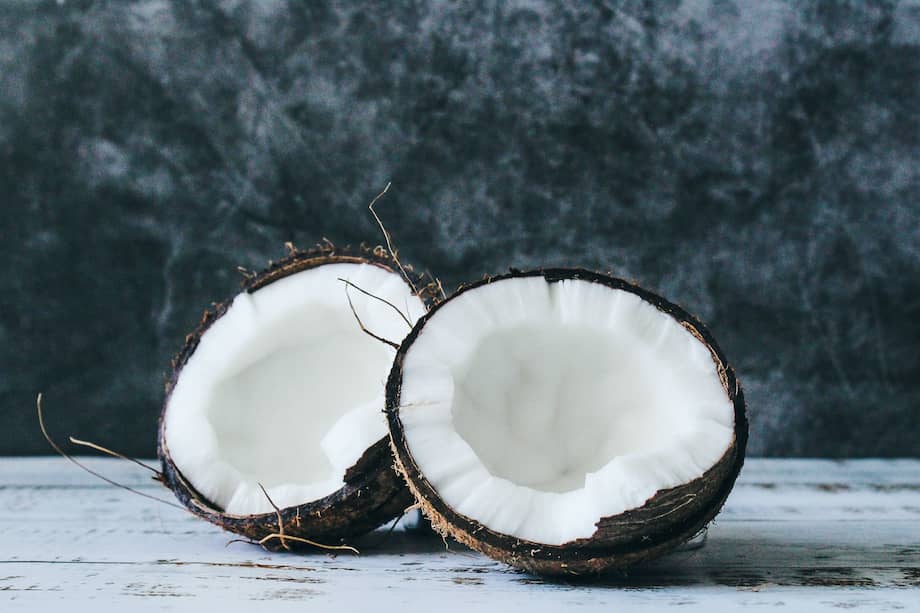 Si te gusta el sabor del coco, aprovecha hasta la cáscara para aportar a la gastronomía sostenible.